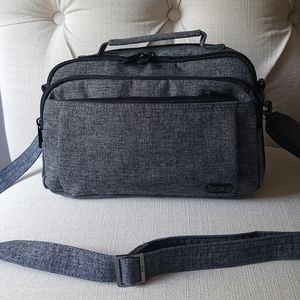 Lug Scoop heather grey crossbody lightweight